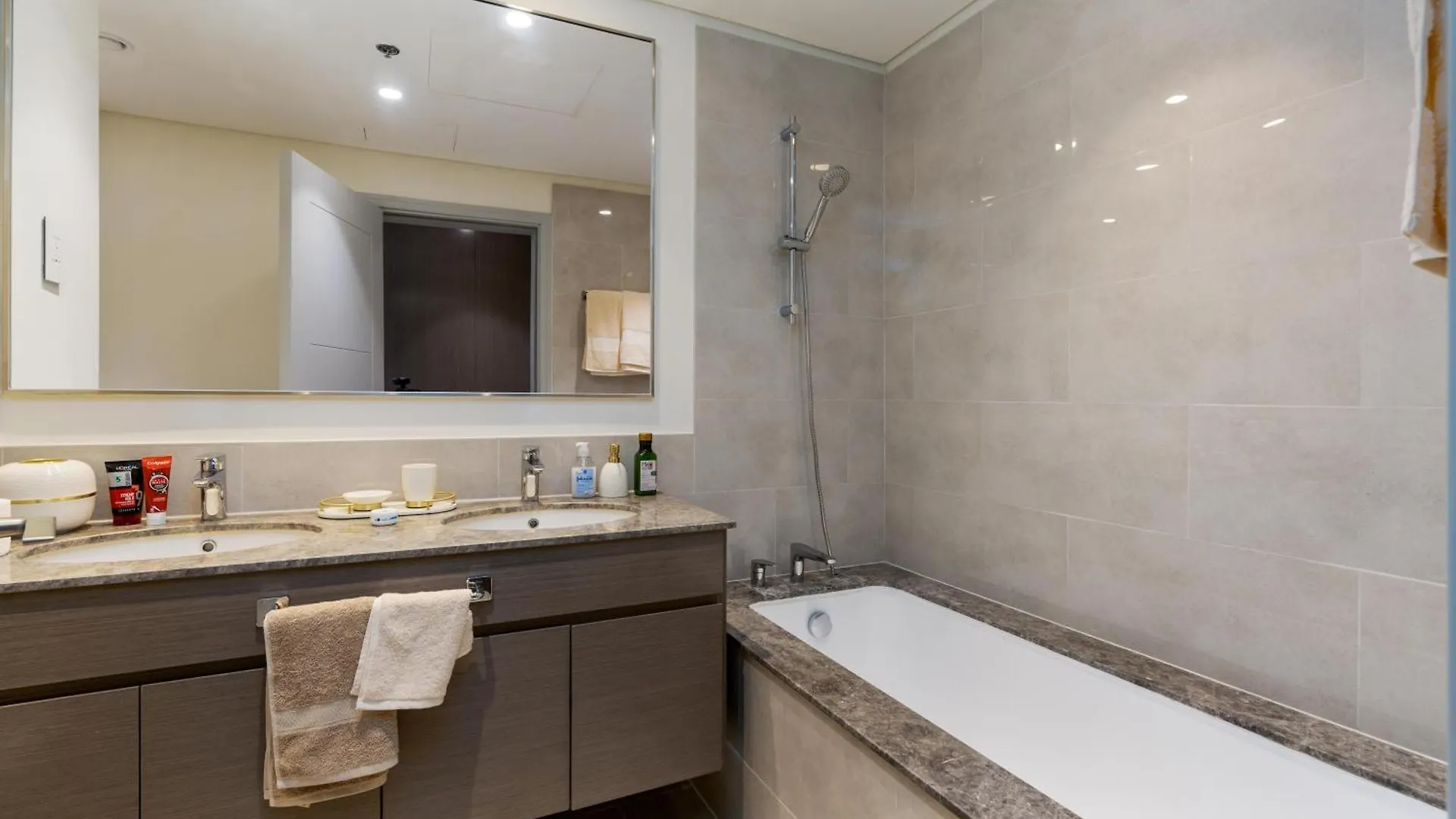 Appartamento 313 Downtown Luxury Living At It'S Finest Dubai